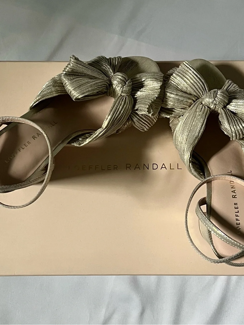 Loeffler Randall Platinum Bow Platform Dahlia Sandals Size 5 US